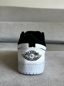Nike Air Jordan 1 Low Camurça